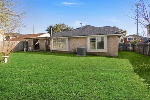 $239,000 | 1209 Wildwood Drive, Deer Park, TX 77536