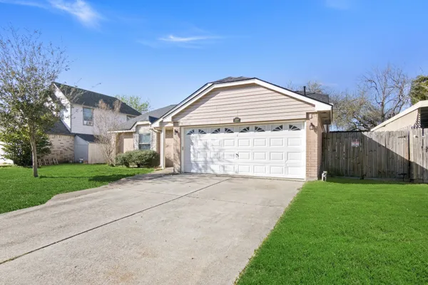 $239,000 | 1209 Wildwood Drive, Deer Park, TX 77536