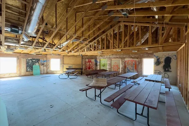 $1,350,000 | 9212 South Silver Lake Avenue, Medical Lake, WA 99022