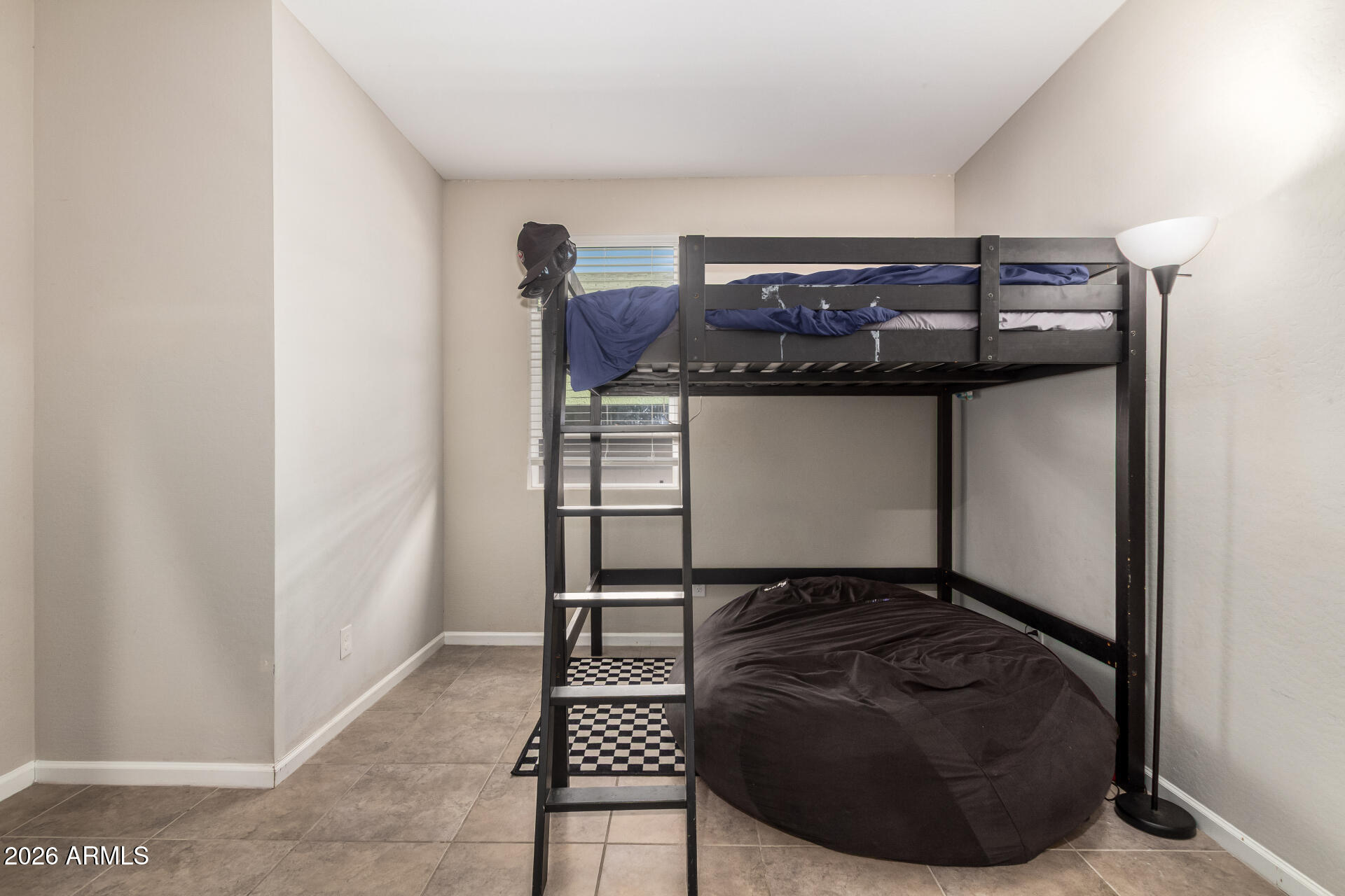 17449 West Patrick Lane Surprise, AZ 85387 - Photo 23 of 28 a living room with furniture