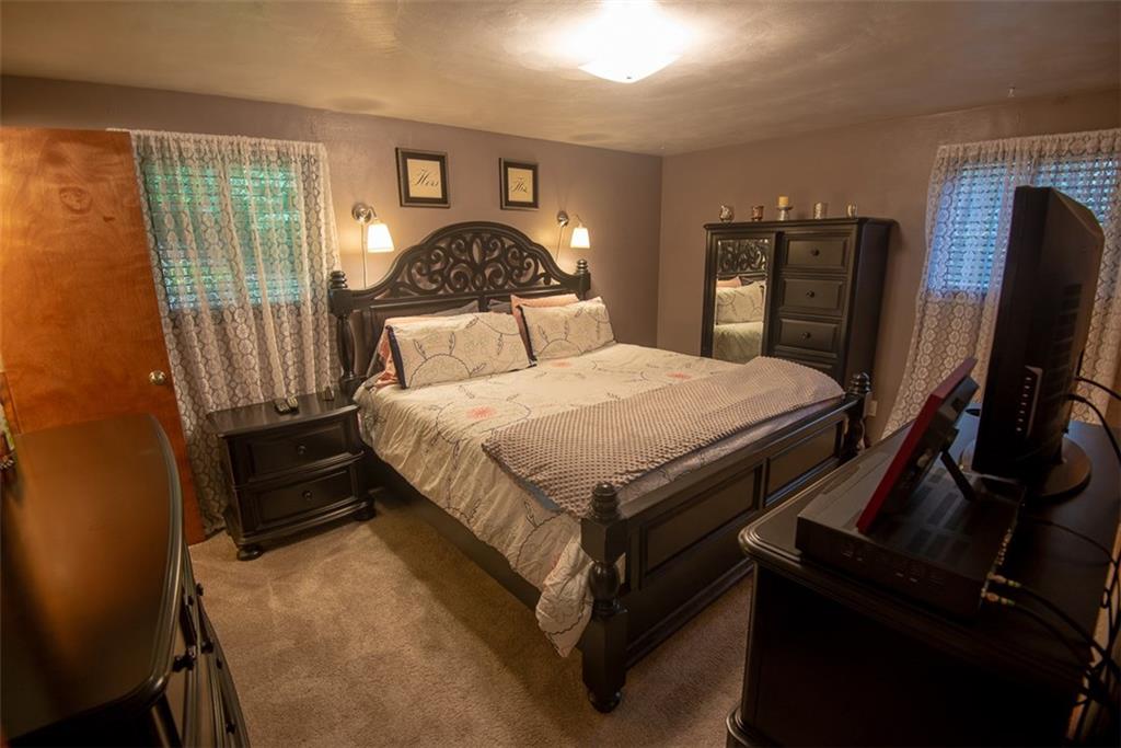 228 Hillendale Road Pittsburgh, PA 15237 - Photo 12 of 25 Master bedroom