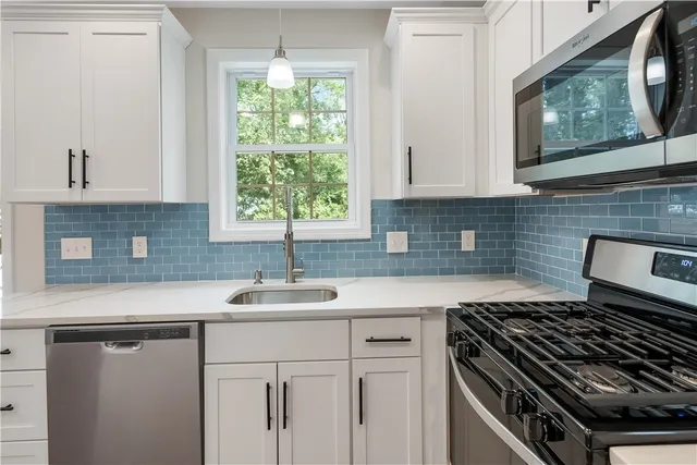 $3,850 | 8 Seabreeze Terrace, Warwick, RI 02886