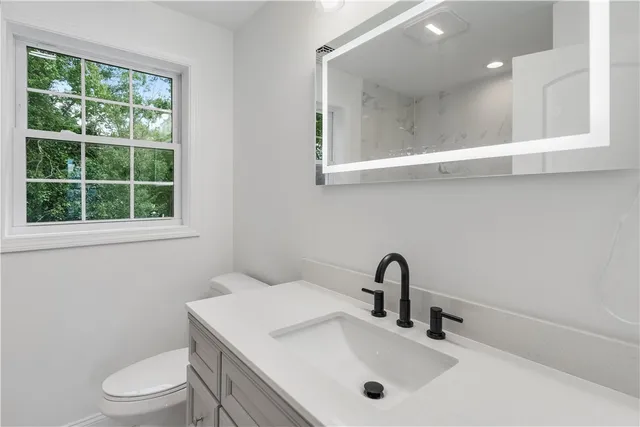 $3,850 | 8 Seabreeze Terrace, Warwick, RI 02886