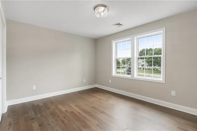 $3,850 | 8 Seabreeze Terrace, Warwick, RI 02886