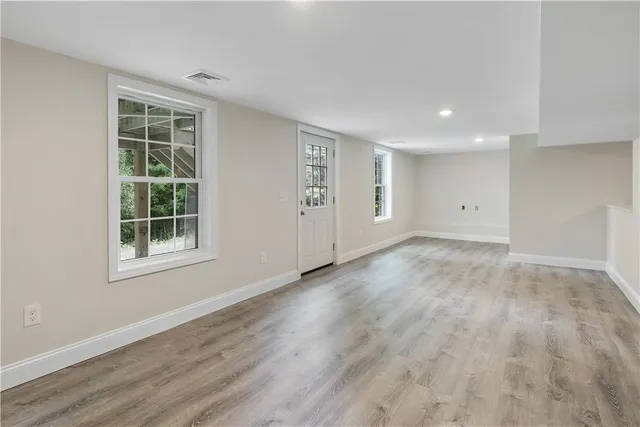 $3,850 | 8 Seabreeze Terrace, Warwick, RI 02886