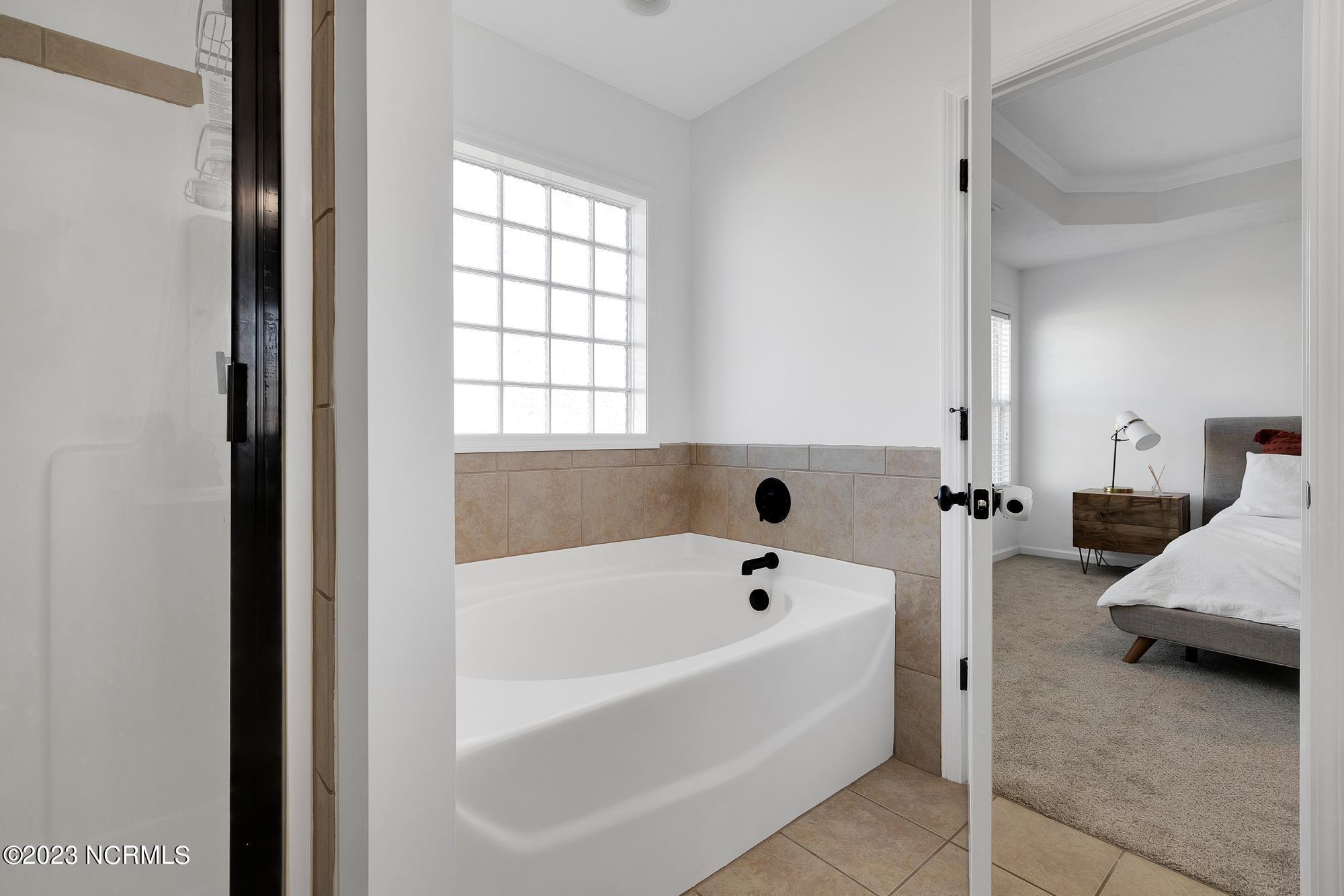 236 Merin Height Road Jacksonville, NC 28546 - Photo 24 of 47 Master bath