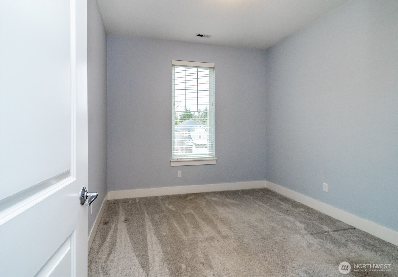31340 43rd Place Southwest Federal Way, WA 98023 - Photo 15 of 28 an empty room with a window