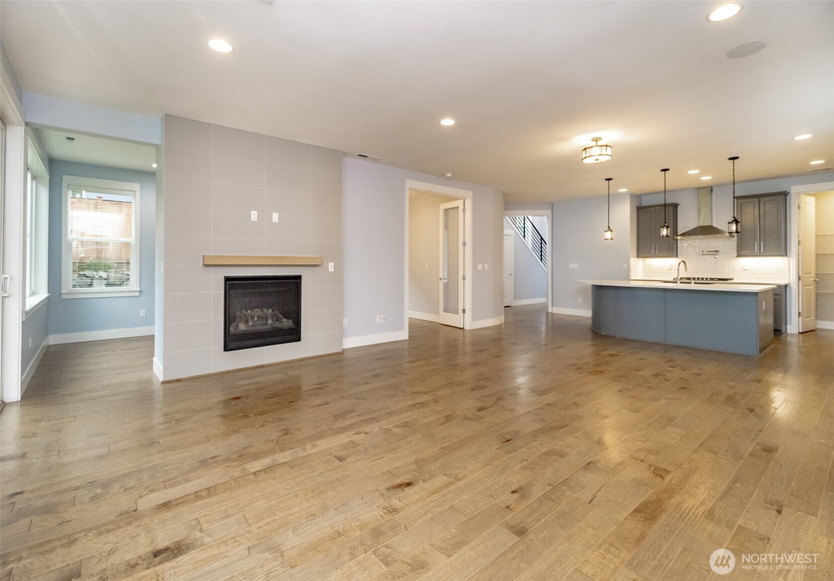 31340 43rd Place Southwest Federal Way, WA 98023 - Photo 5 of 28 a view of kitchen and hall with furniture
