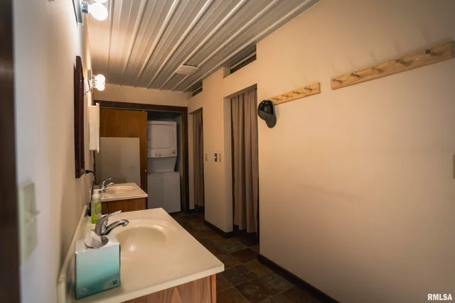 $489,000 | 1590 North Co Road 2980, Tennessee, IL 62374