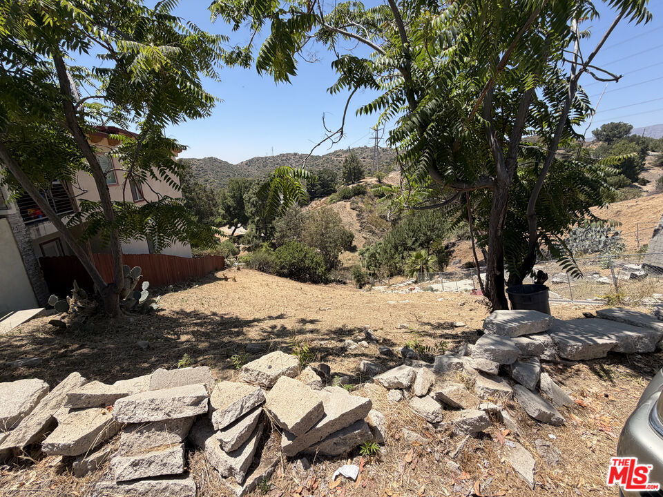 9467 Reverie Road Tujunga, CA 91042 - Photo 13 of 23