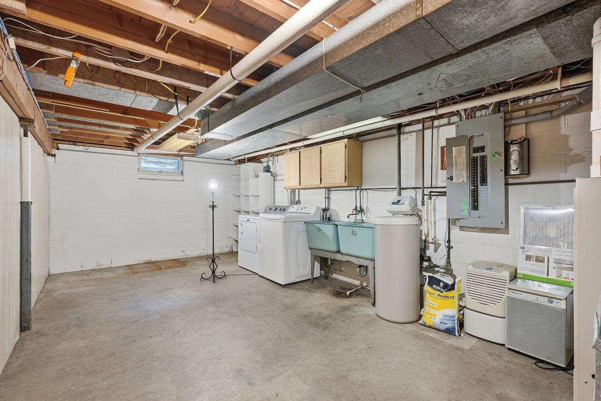 1015 West Maple Street River Falls, WI 54022 - Photo 27 of 32