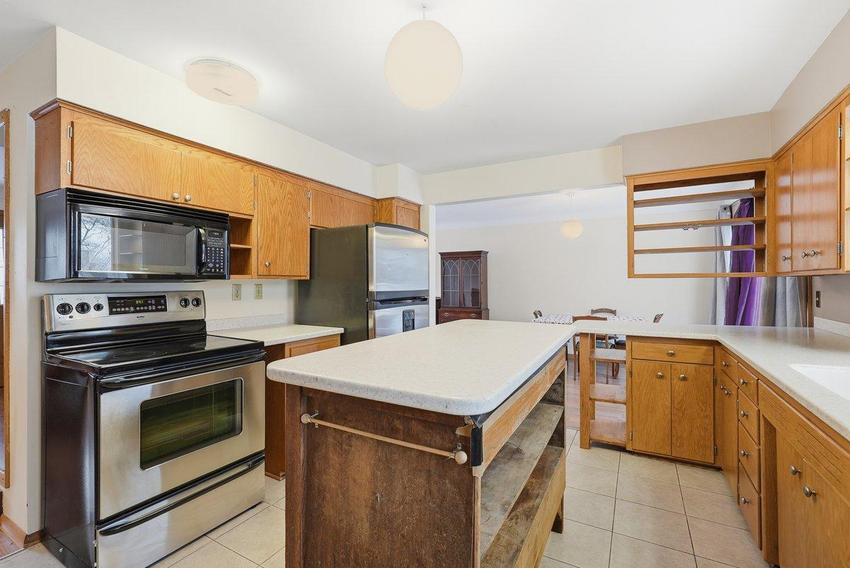 1015 West Maple Street River Falls, WI 54022 - Photo 9 of 32