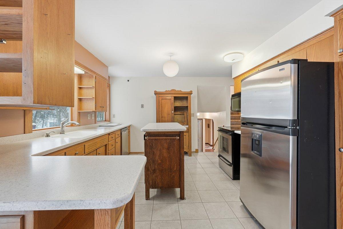 1015 West Maple Street River Falls, WI 54022 - Photo 10 of 32