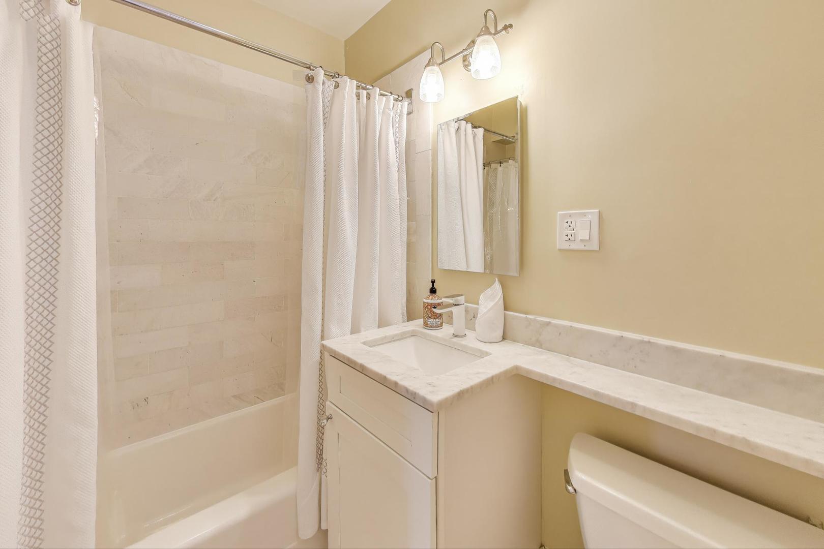 4633 West Grace Street Chicago, IL 60641 - Photo 16 of 35