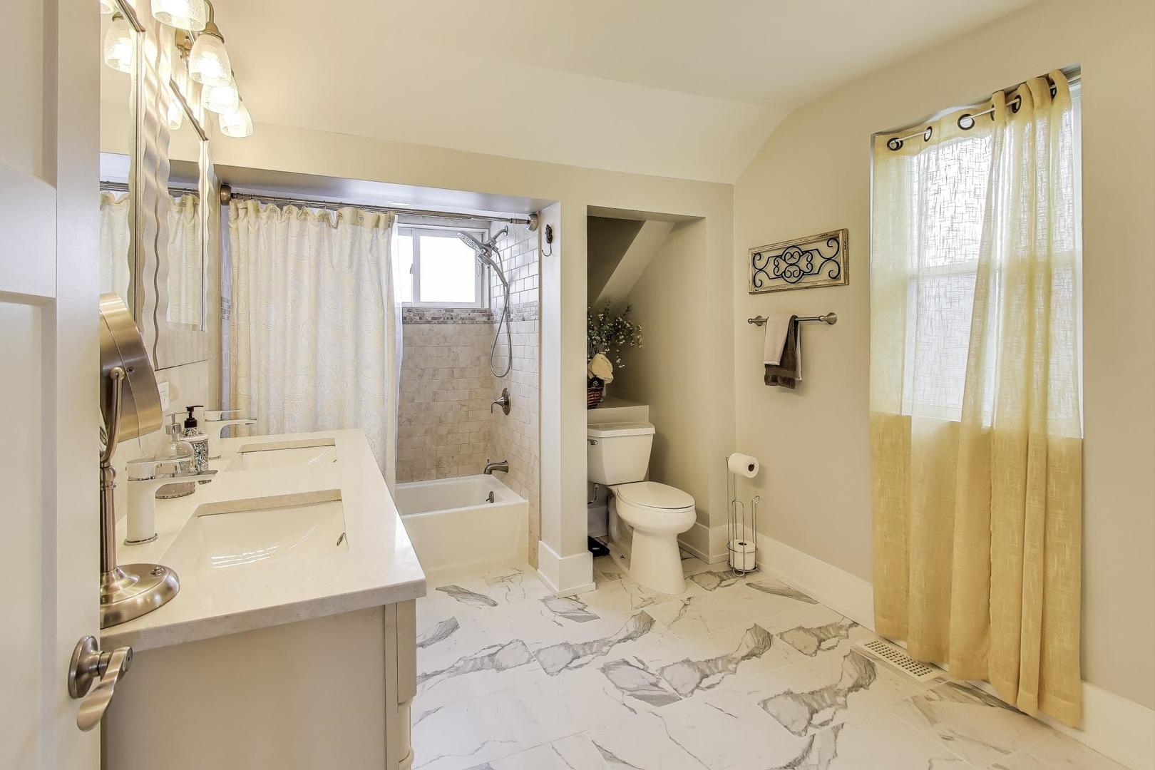 4633 West Grace Street Chicago, IL 60641 - Photo 21 of 35