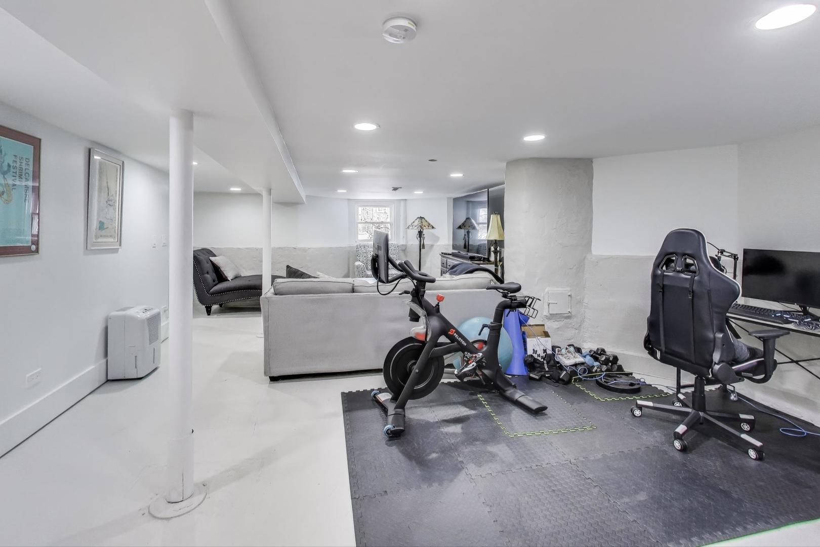 4633 West Grace Street Chicago, IL 60641 - Photo 26 of 35