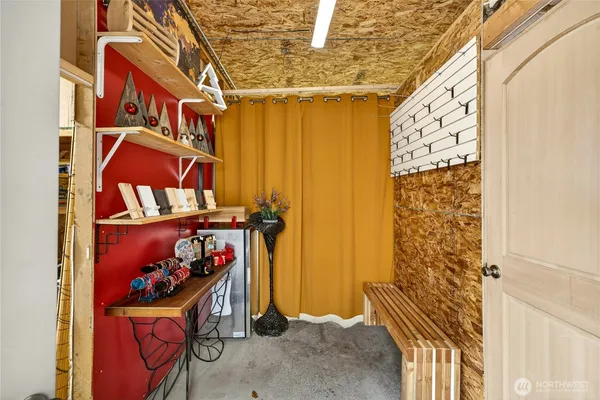 a view of an outdoor space