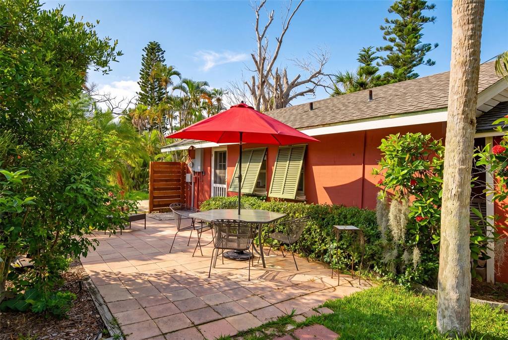 660 Linley Street Longboat Key, FL 34228 - Photo 36 of 64