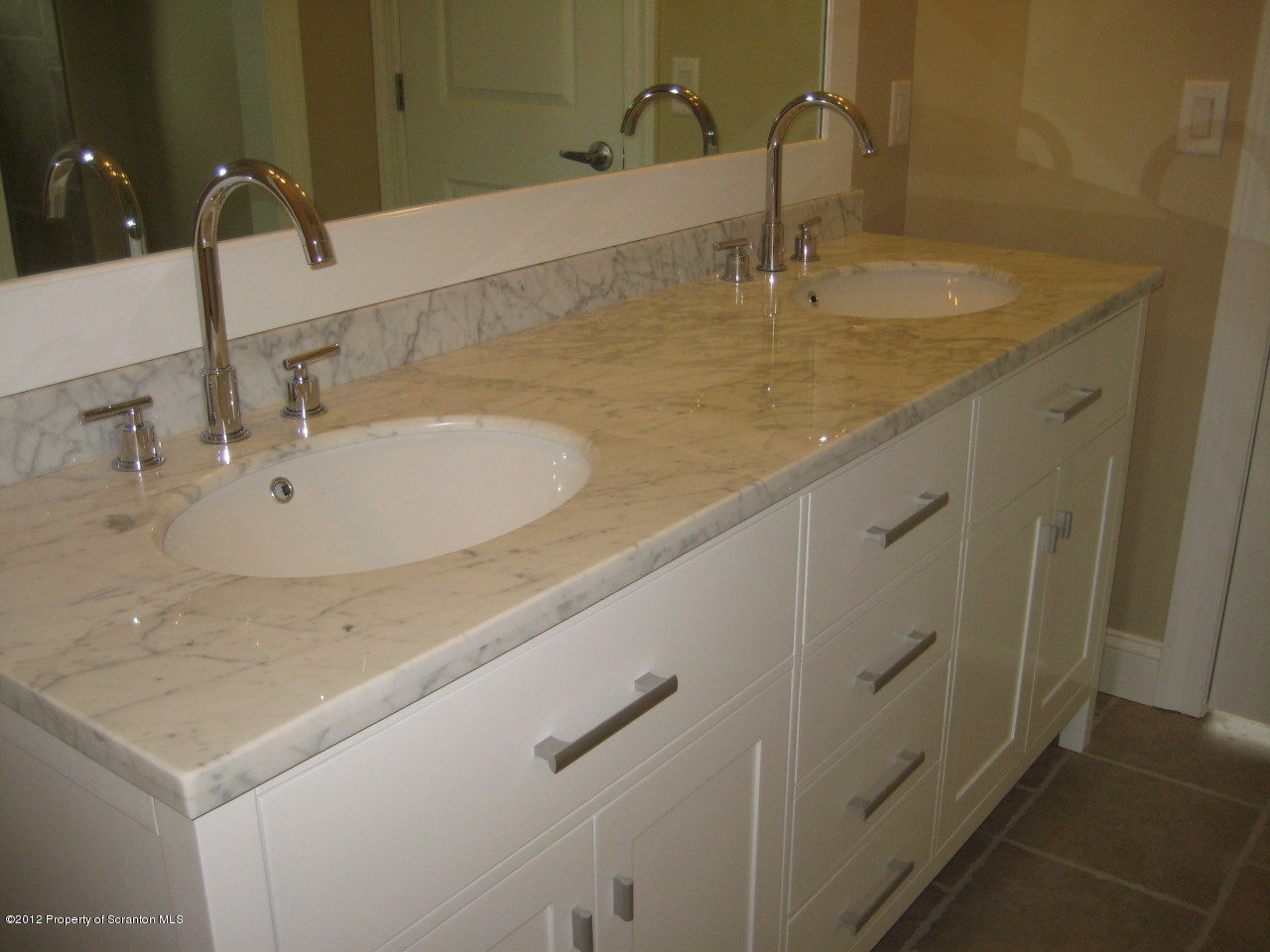 197 Carpenter Hill Road Clarks Summit, PA 18411 - Photo 15 of 26 bath