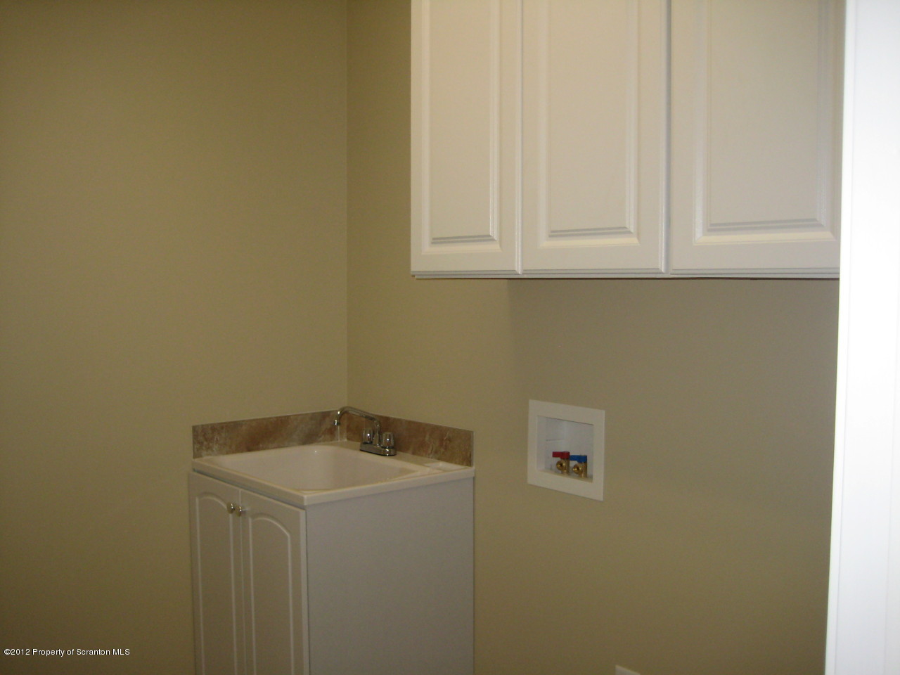197 Carpenter Hill Road Clarks Summit, PA 18411 - Photo 19 of 26 laundry room