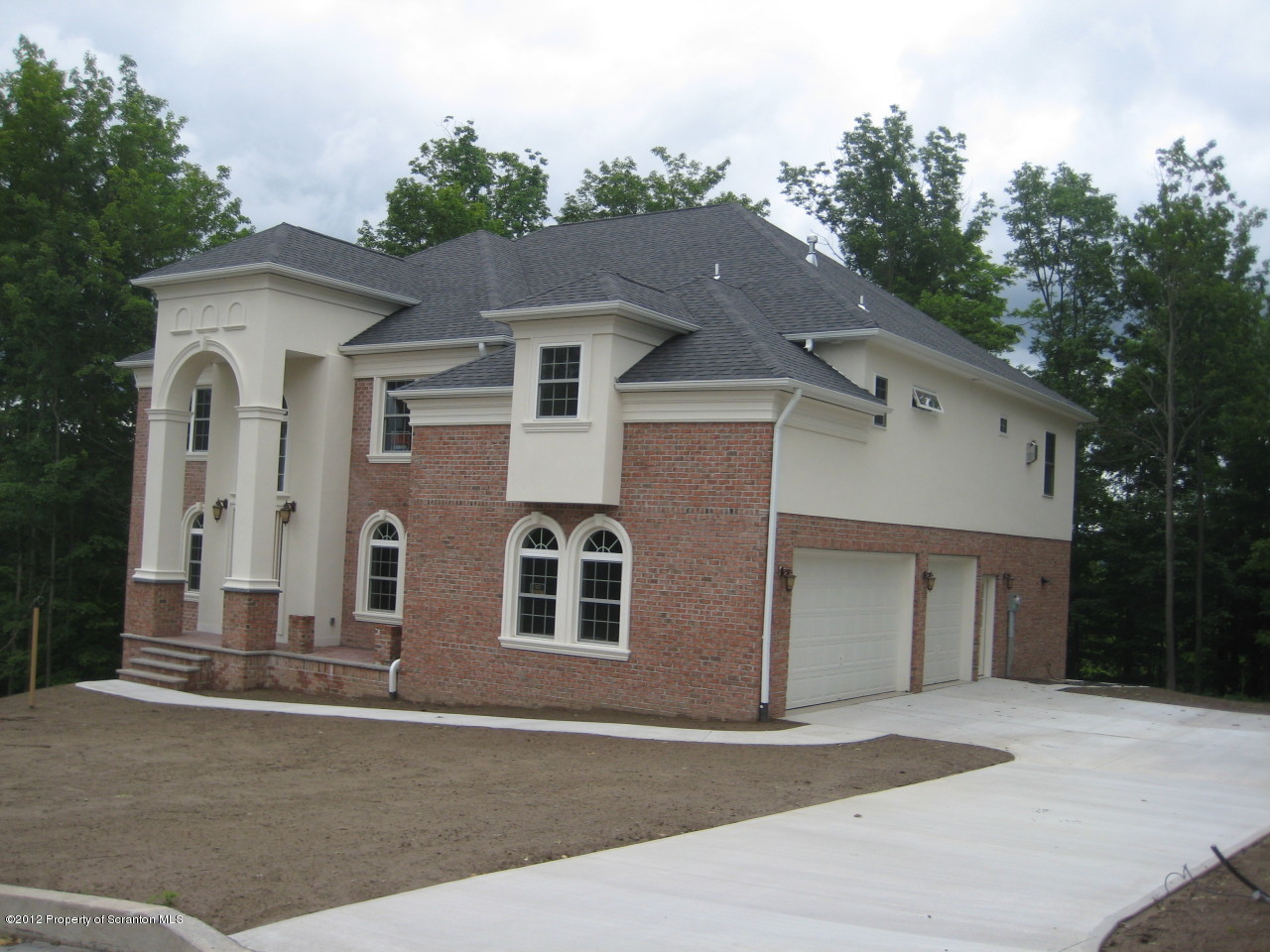 197 Carpenter Hill Road Clarks Summit, PA 18411 - Photo 3 of 26 front