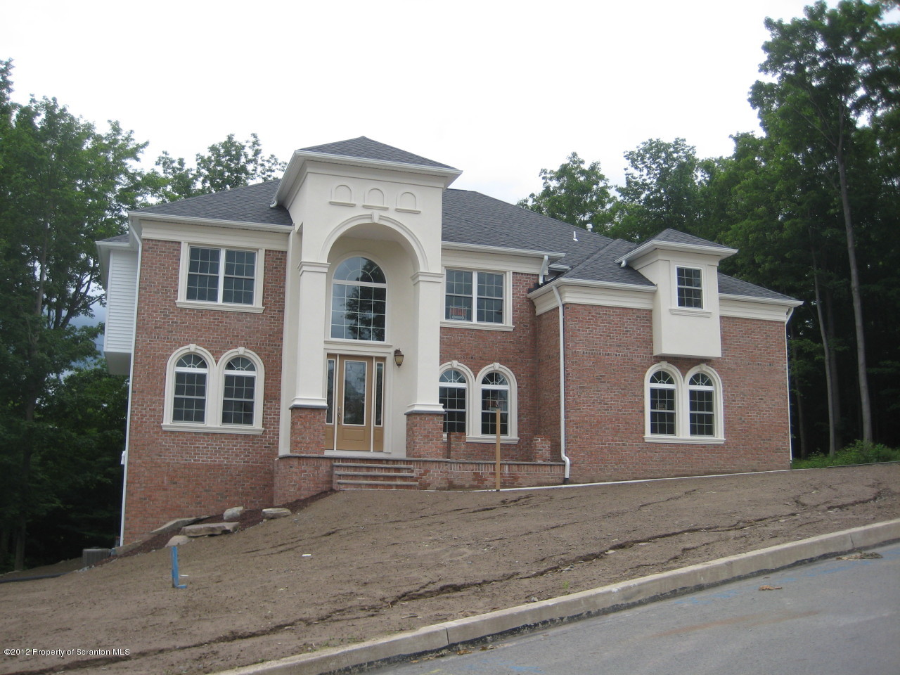 197 Carpenter Hill Road Clarks Summit, PA 18411 - Photo 4 of 26 front