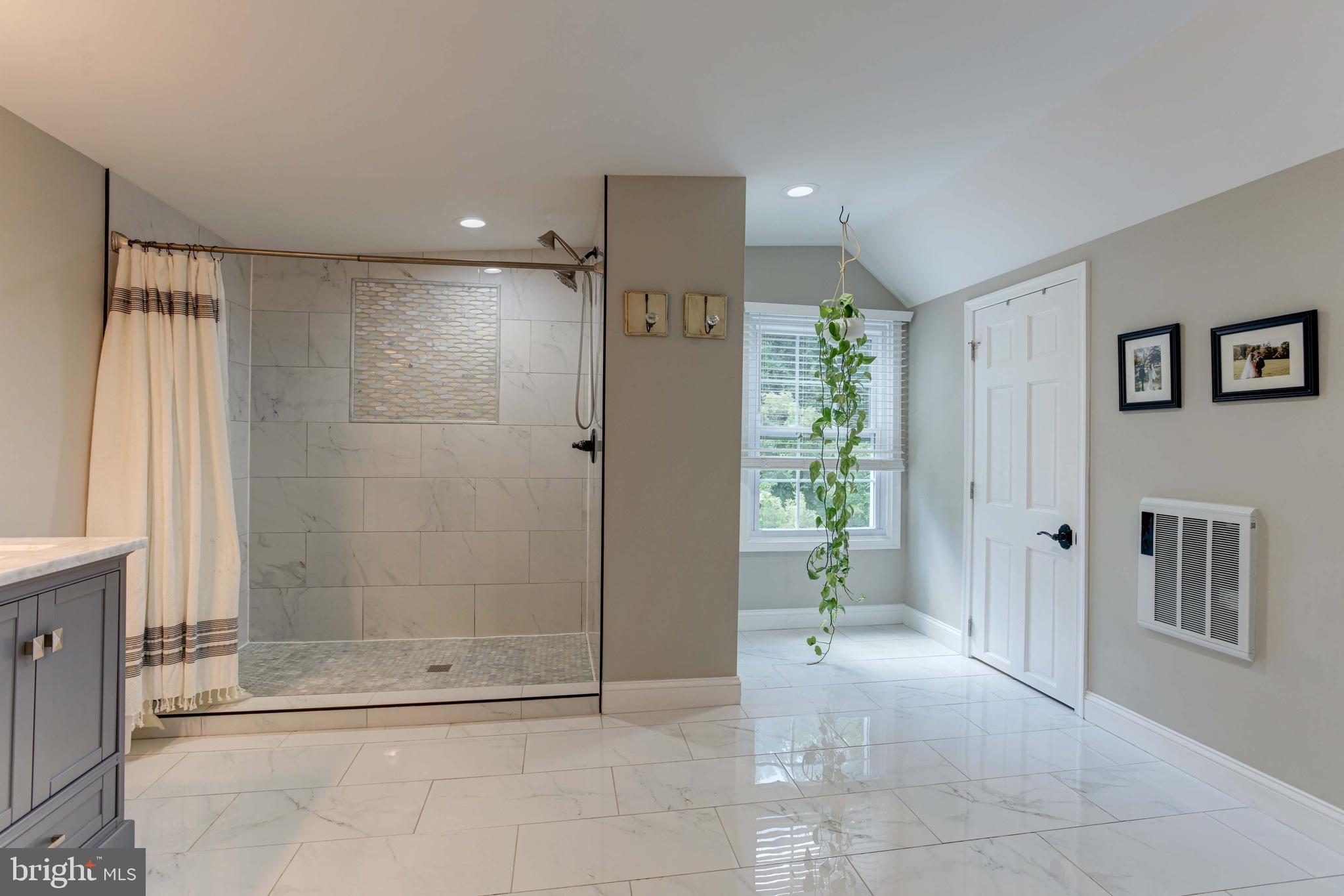 1109 Providence Road Towson, MD 21286 - Photo 22 of 38 Spacious Primary Bath & Lovely Decor