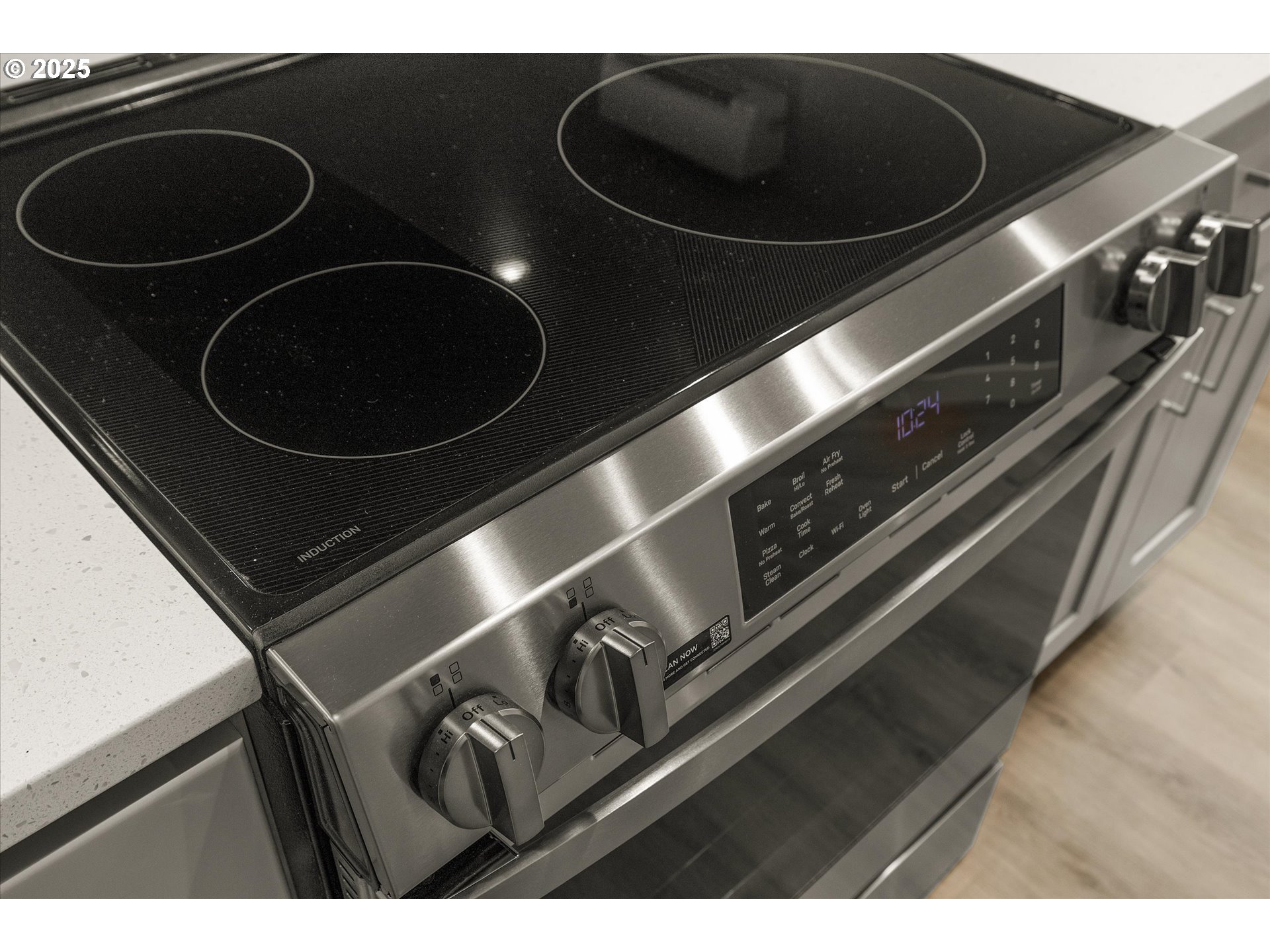 181 Southwest Mawrcrest Avenue Gresham, OR 97030 - Photo 17 of 37 a close view of stove and microwave