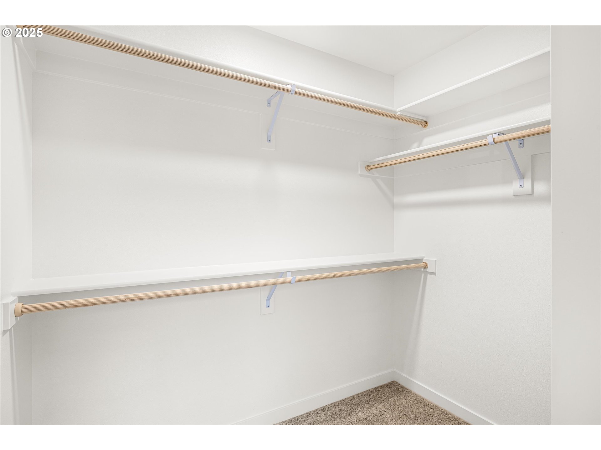 181 Southwest Mawrcrest Avenue Gresham, OR 97030 - Photo 31 of 37 a view of an empty room