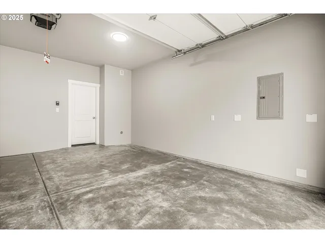 $529,943 | 181 Southwest Mawrcrest Avenue, Gresham, OR 97030