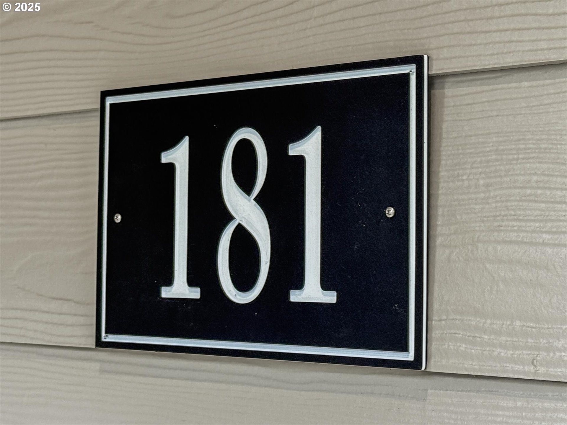 181 Southwest Mawrcrest Avenue Gresham, OR 97030 - Photo 10 of 37 a close up of a door