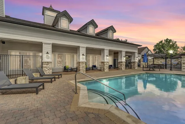 $1,800 | 12215 Hunters Chase Drive, Unit N7202N, Austin, TX 78729