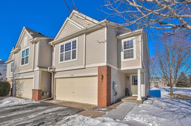 $300,000 | 15444 Foster Drive North, Hugo, MN 55038