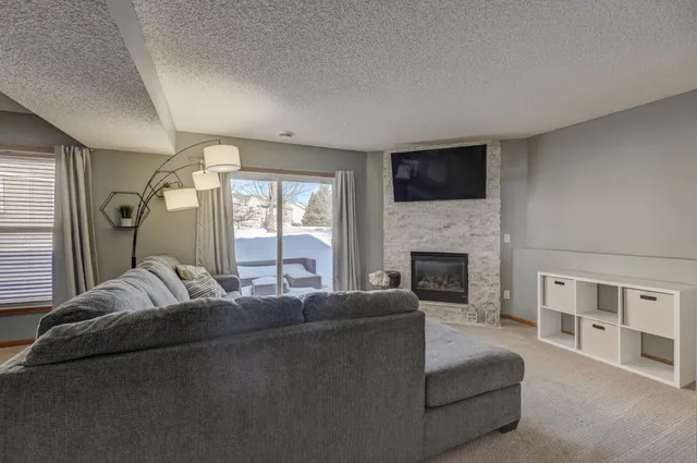 $300,000 | 15444 Foster Drive North, Hugo, MN 55038