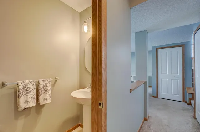 $300,000 | 15444 Foster Drive North, Hugo, MN 55038