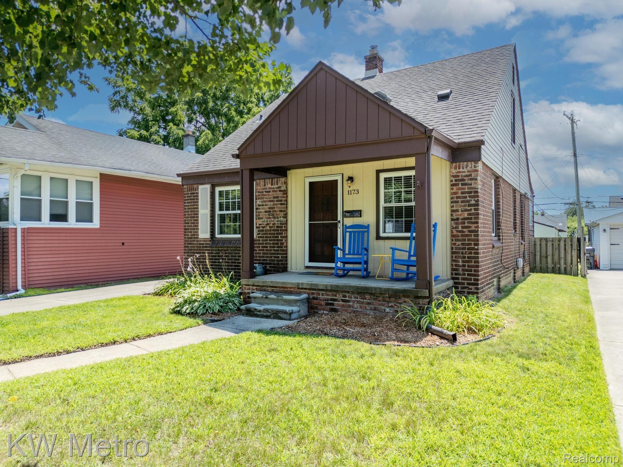 1173 Columbia Road Berkley, MI 48072 - Photo 33 of 37 Welcome Home...