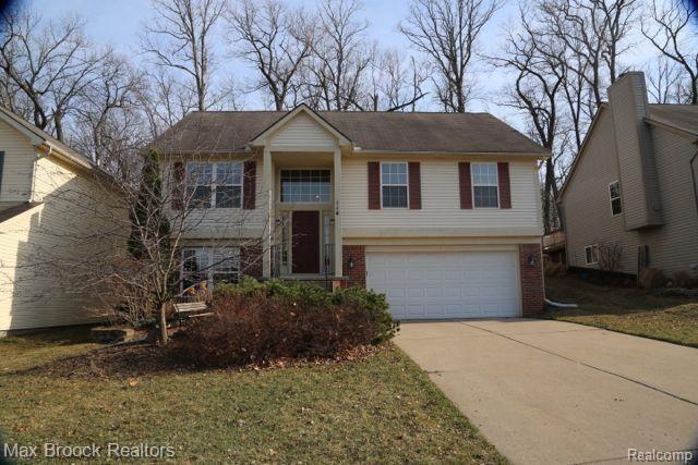 114 Eagle Ridge Road Lake Orion, MI 48360 - Photo 2 of 29 0C2A6704.jpg
