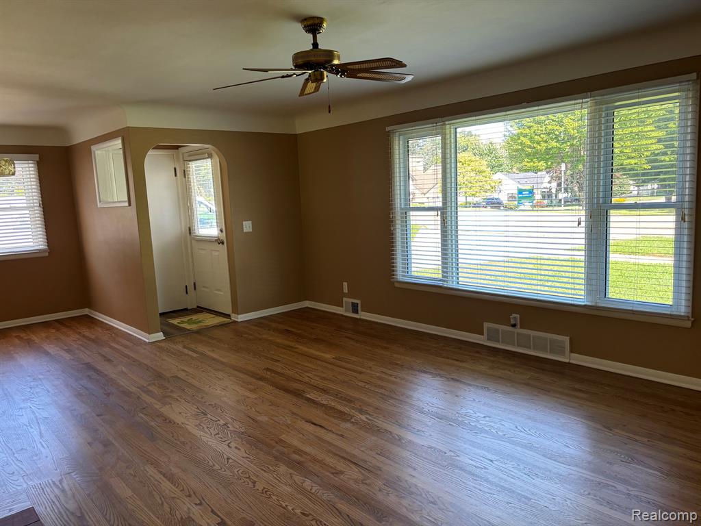 412 Romeo Road Rochester, MI 48307 - Photo 4 of 20