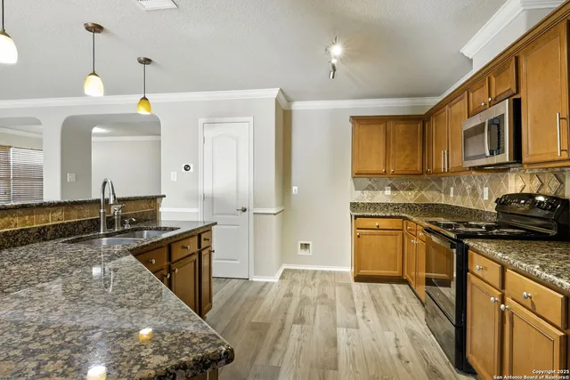 $2,295 | 506 Leafy Ridge, San Antonio, TX 78251