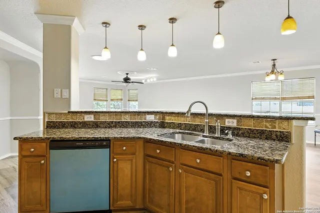 $2,295 | 506 Leafy Ridge, San Antonio, TX 78251