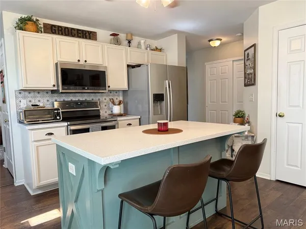 $319,000 | 10918 Fallowfield Drive, Lebanon, IL 62254
