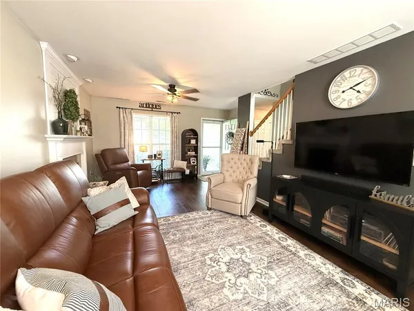 $319,000 | 10918 Fallowfield Drive, Lebanon, IL 62254