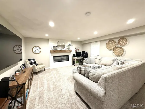 $319,000 | 10918 Fallowfield Drive, Lebanon, IL 62254