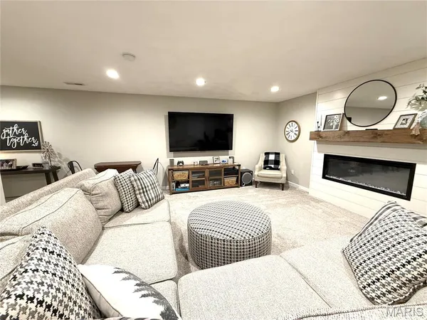 $319,000 | 10918 Fallowfield Drive, Lebanon, IL 62254