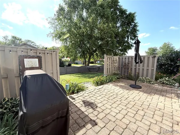 $319,000 | 10918 Fallowfield Drive, Lebanon, IL 62254