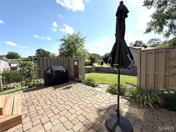 $319,000 | 10918 Fallowfield Drive, Lebanon, IL 62254