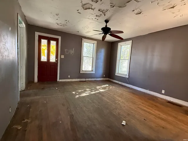 $49,900 | 206 North 3rd Street, Owensville, IN 47665