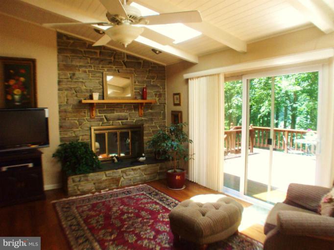 723 Petersburg Road Davidsonville, MD 21035 - Photo 5 of 30 Family Room