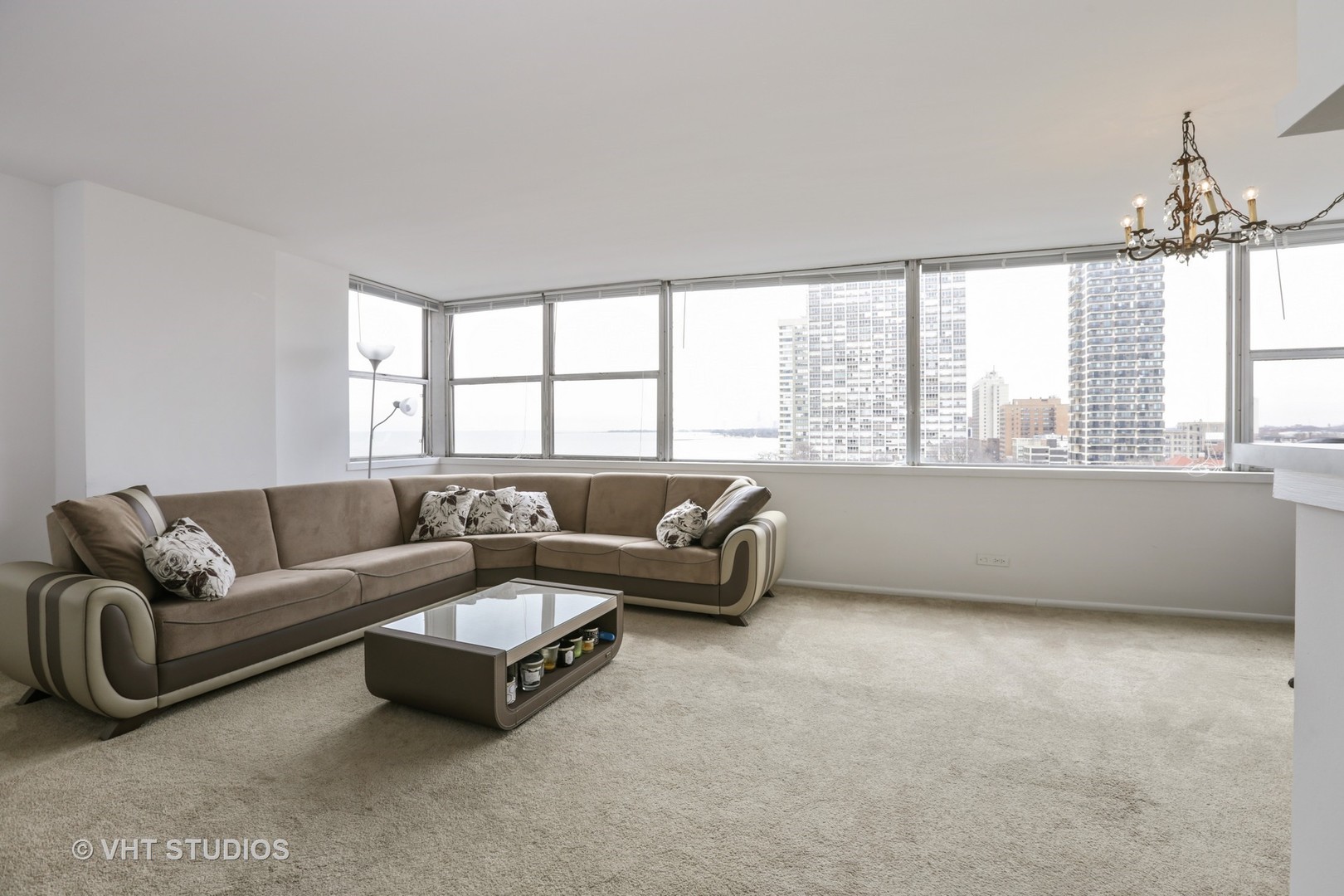 6301 North Sheridan Road, Unit 8G Chicago, IL 60660 - Photo 3 of 8