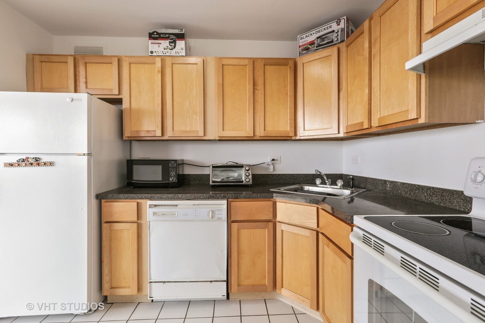 6301 North Sheridan Road, Unit 8G Chicago, IL 60660 - Photo 5 of 8